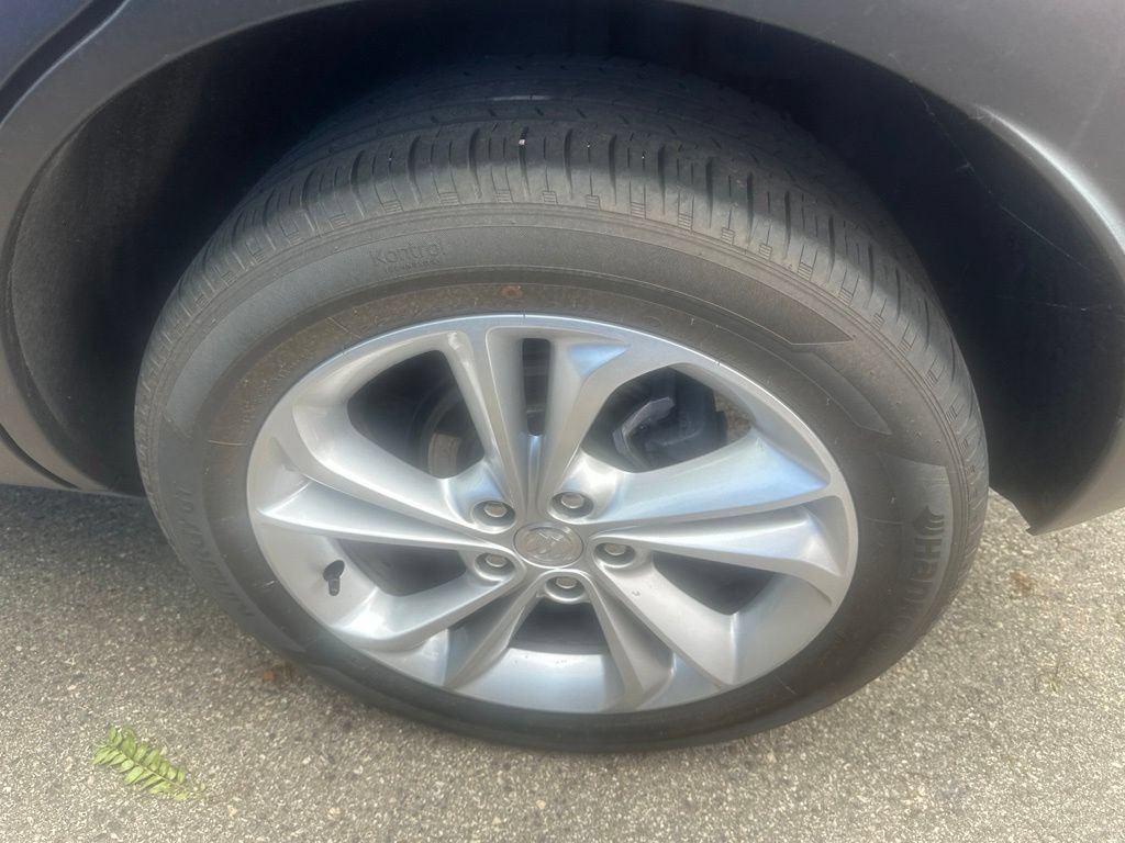 Used 2019 Buick Encore Essence w/ Safety Package II AWD/4WD image 8