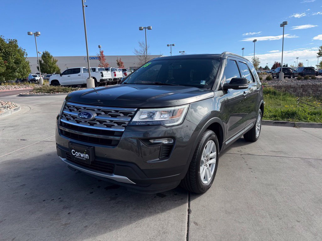 Used 2018 Ford Explorer XLT w/ Equipment Group 202A AWD/4WD image 3