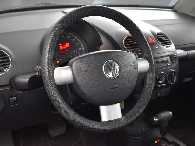 Used 2010 Volkswagen Beetle Coupe FWD image 9