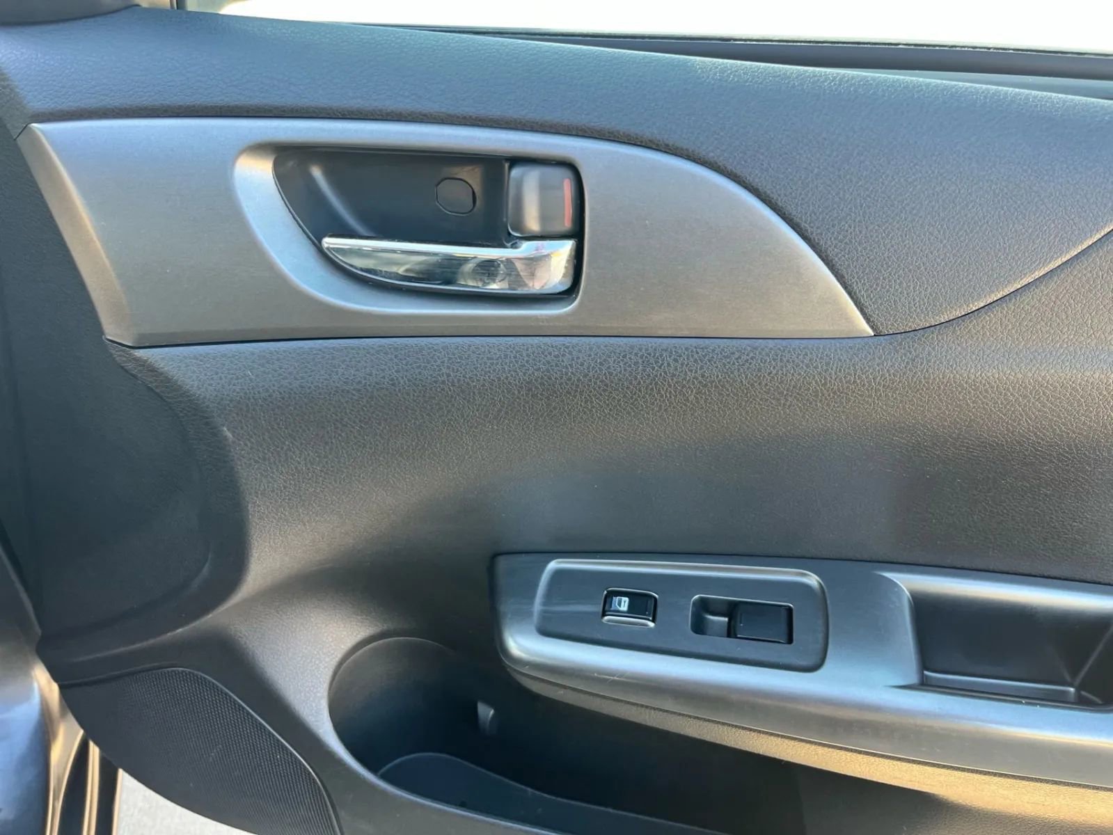 Used 2011 Subaru Impreza 2.5i AWD/4WD image 17