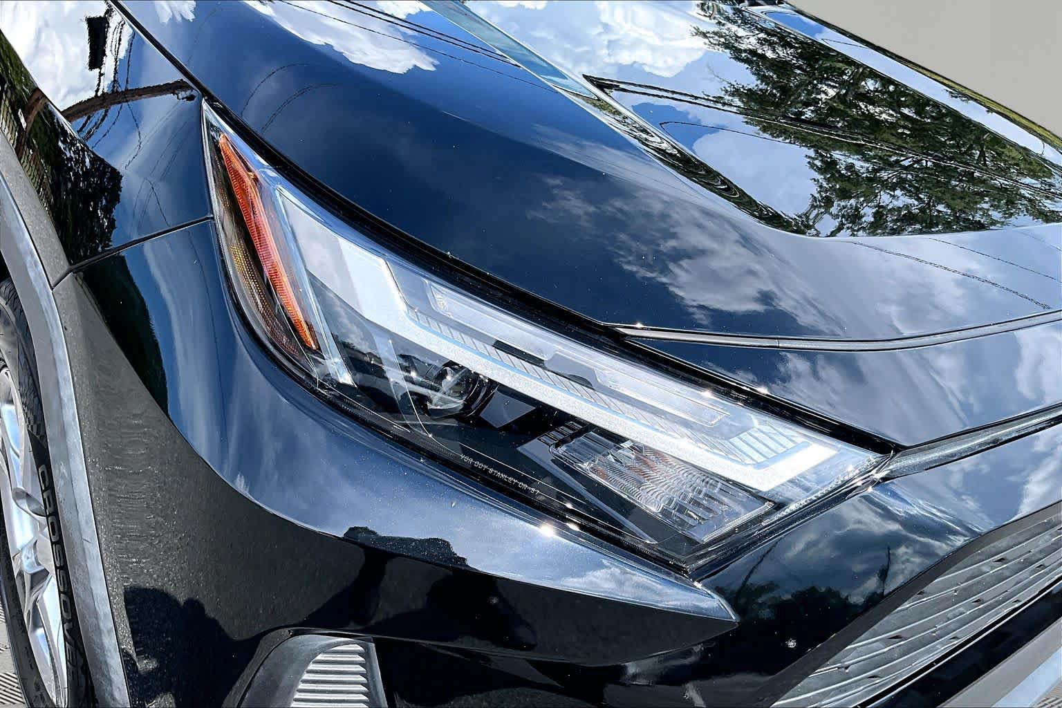 Certified 2025 Toyota RAV4 XLE AWD/4WD image 28