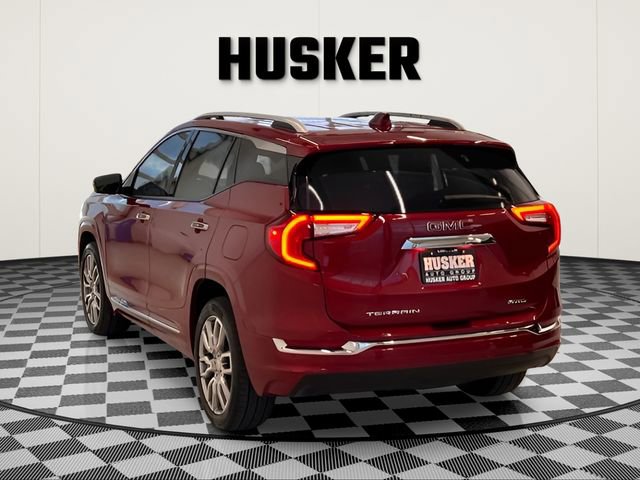 Used 2023 GMC Terrain Denali w/ Denali Premium Package AWD/4WD image 5