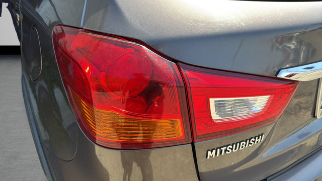 Used 2019 Mitsubishi Outlander Sport SE FWD image 36