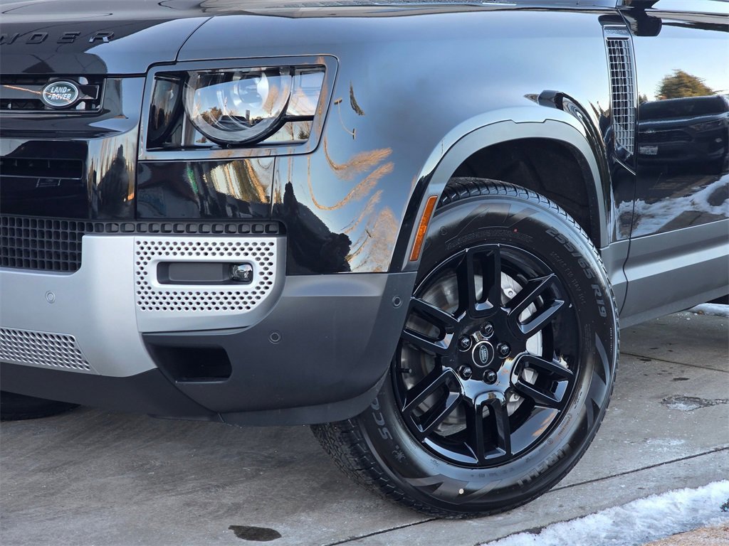 New 2025 Land Rover Defender 90 S image 2