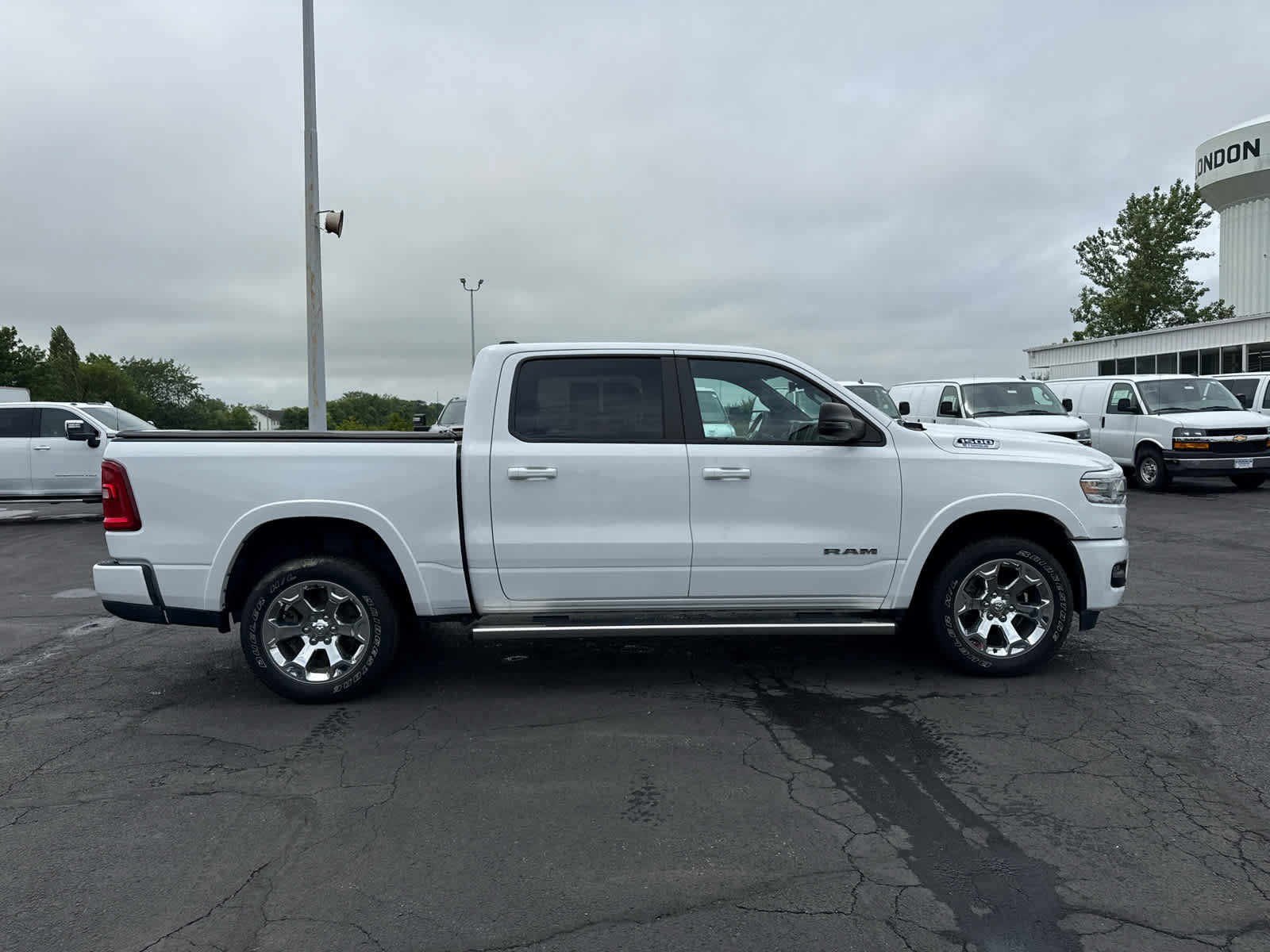 Used 2025 RAM 1500 Big Horn AWD/4WD image 6