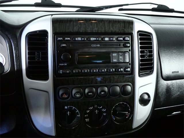 Used 2005 Mercury Mariner Luxury image 17