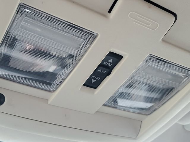 Used 2012 Jeep Liberty Limited Jet w/ Comfort/Convenience Group AWD/4WD image 28