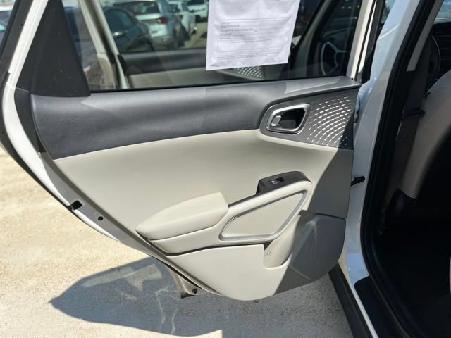 Used 2023 Kia Soul LX FWD image 13