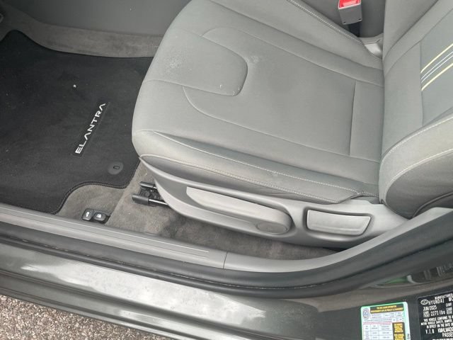 Certified 2025 Hyundai Elantra Sport FWD image 10