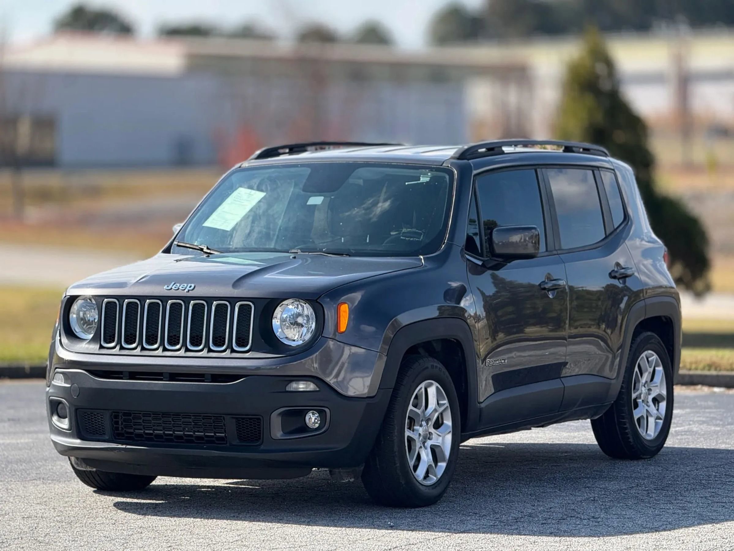 Used 2018 Jeep Renegade Latitude image 6