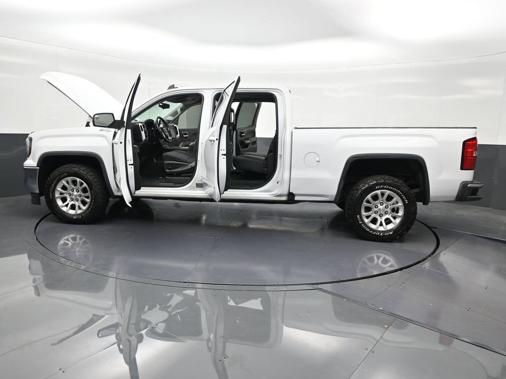 Used 2018 GMC Sierra 1500 SLE w/ Suspension Package, Off-Road image 37