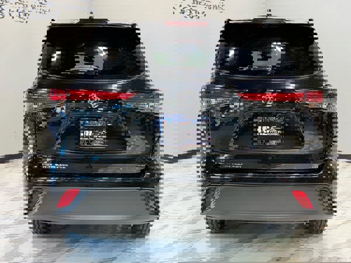 Used 2023 Toyota Highlander XLE image 7