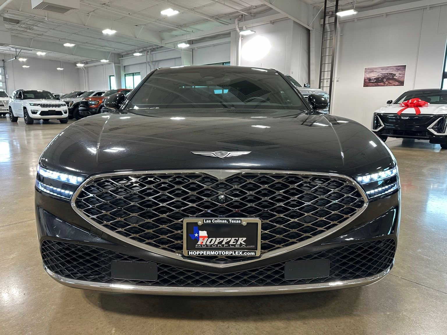 Used 2025 Genesis G90 3.5T AWD/4WD image 2