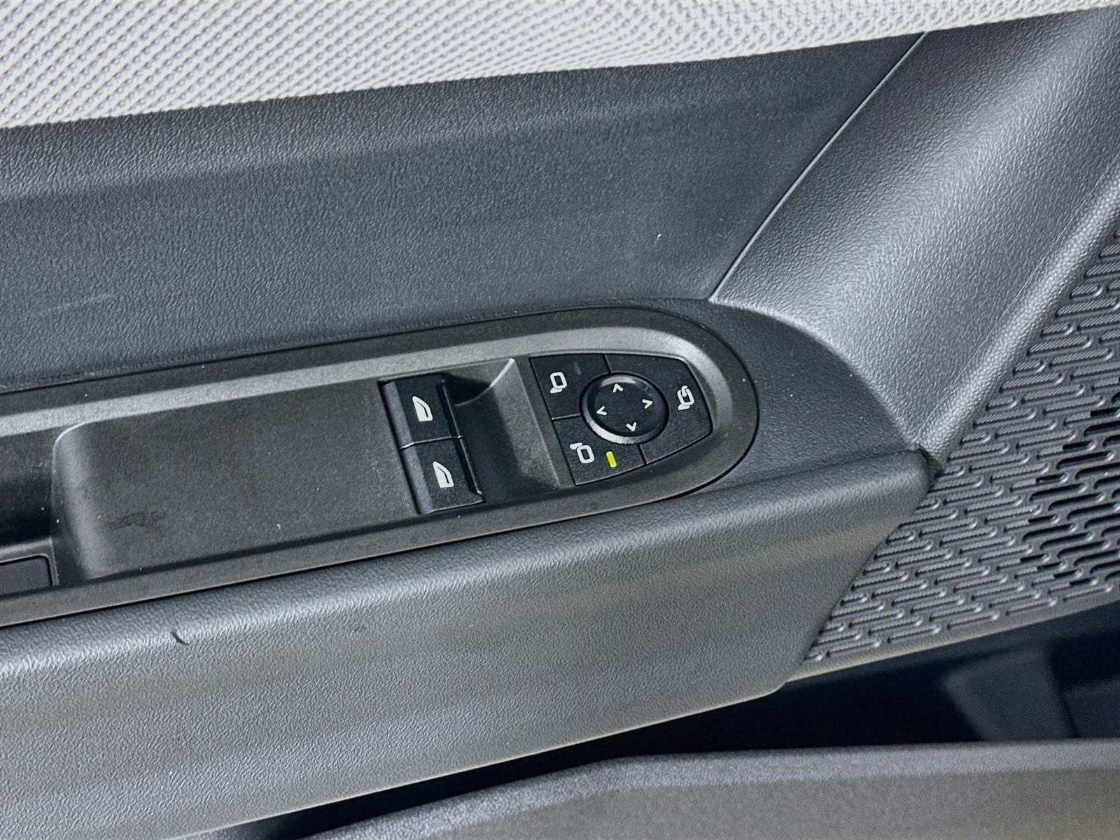 New 2026 MINI Cooper 2-Door Hardtop FWD image 17