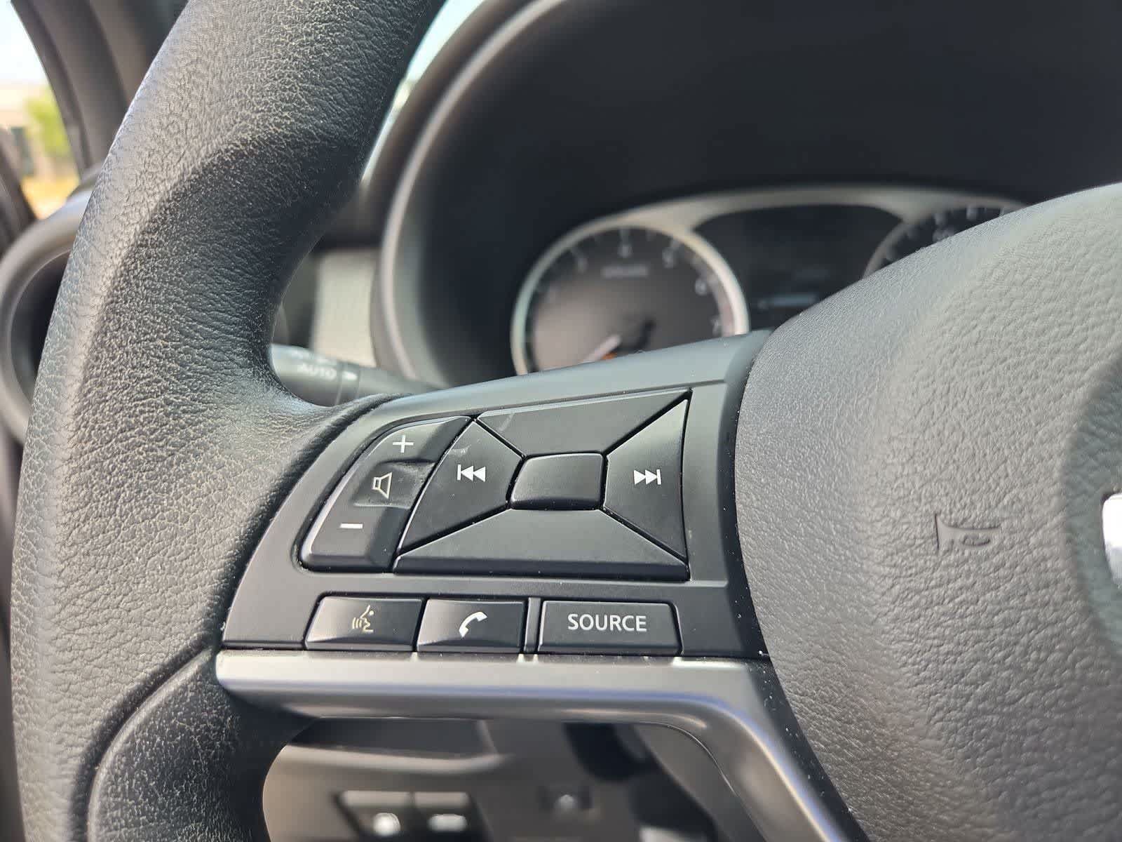 Used 2019 Nissan Kicks S FWD image 21