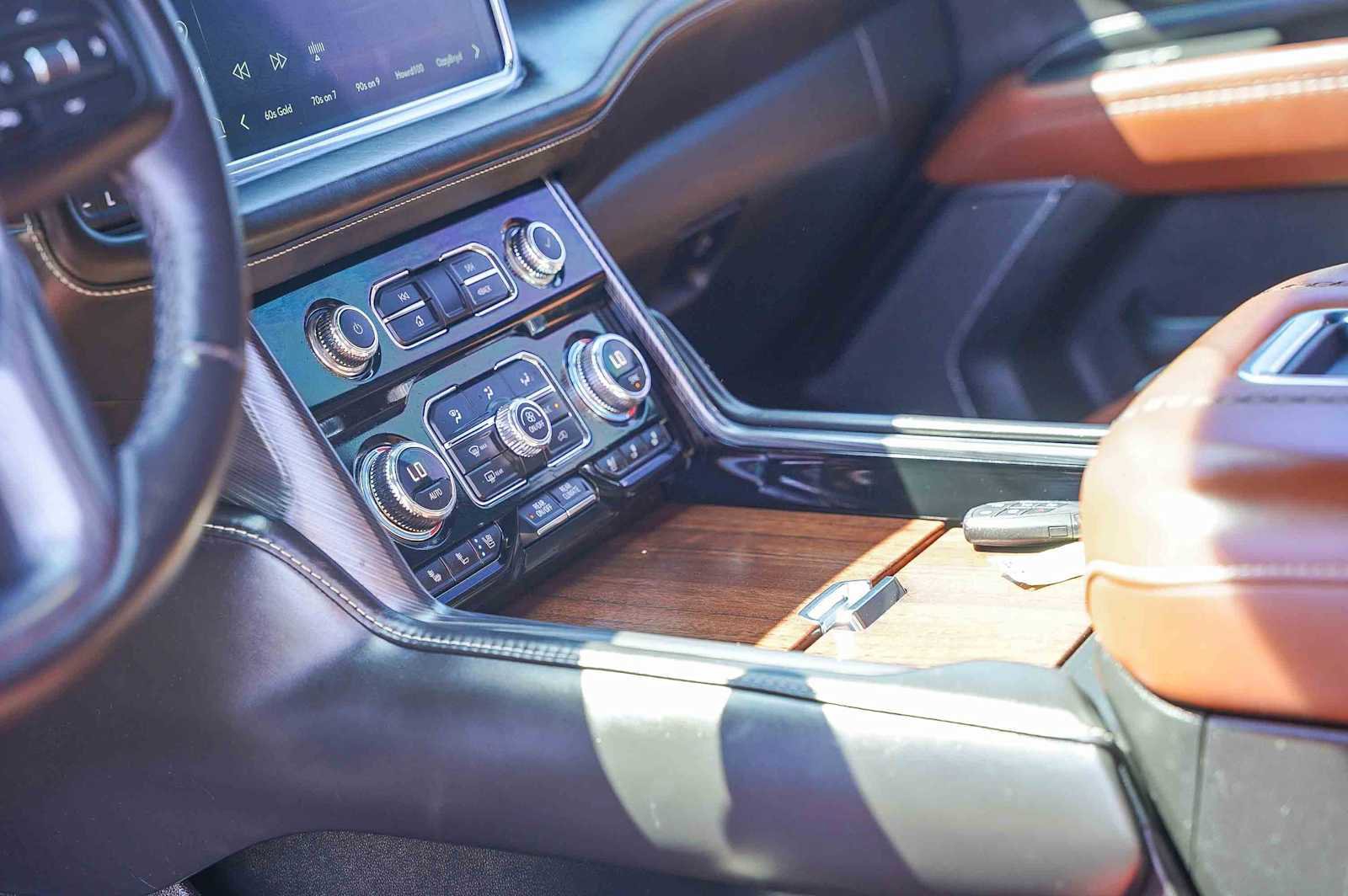 Used 2023 GMC Yukon XL Denali Ultimate image 20