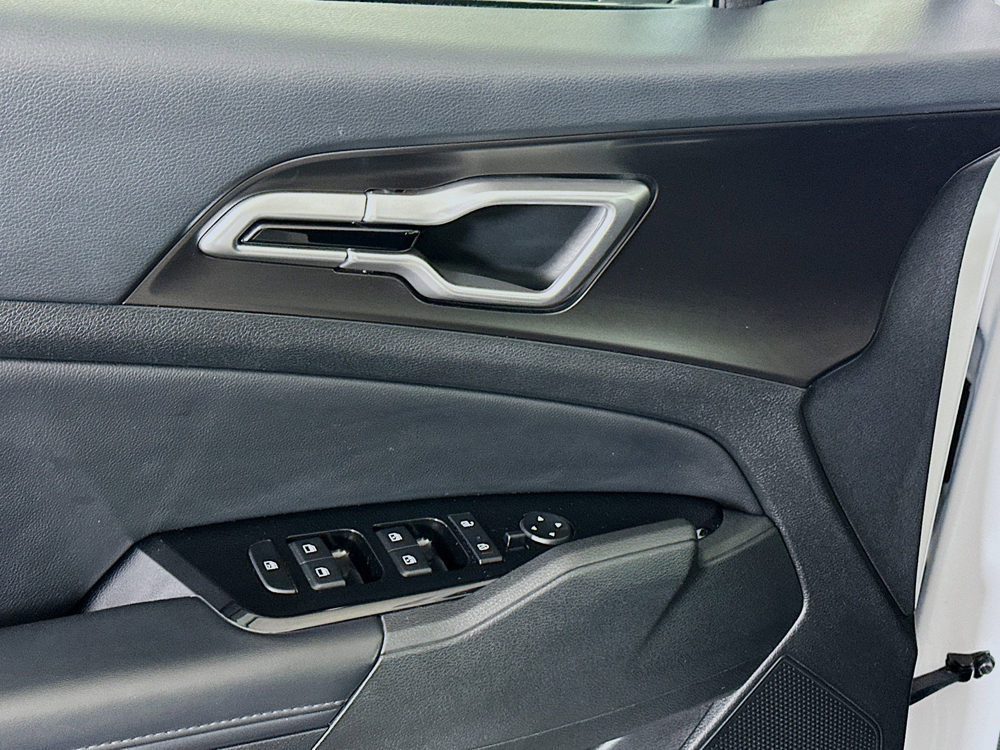 Used 2024 Kia Sportage EX image 15