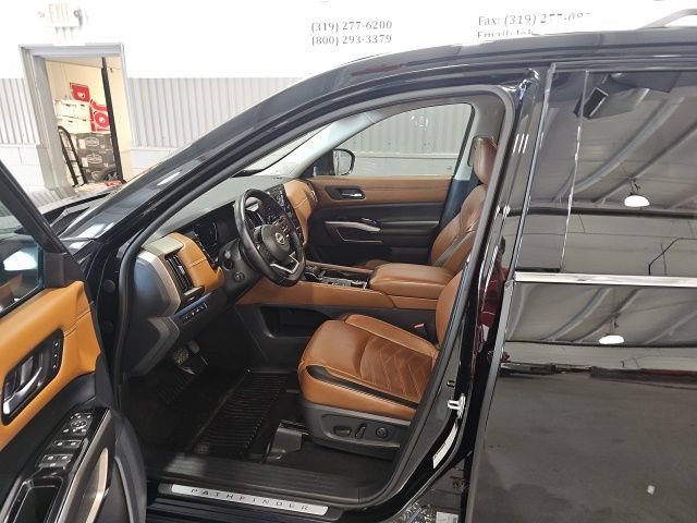 Certified 2022 Nissan Pathfinder Platinum w/ Cargo Package AWD/4WD image 9