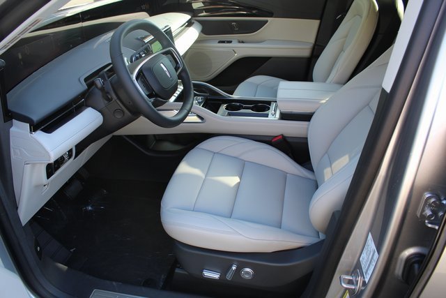 New 2026 Lincoln Nautilus Premier image 12