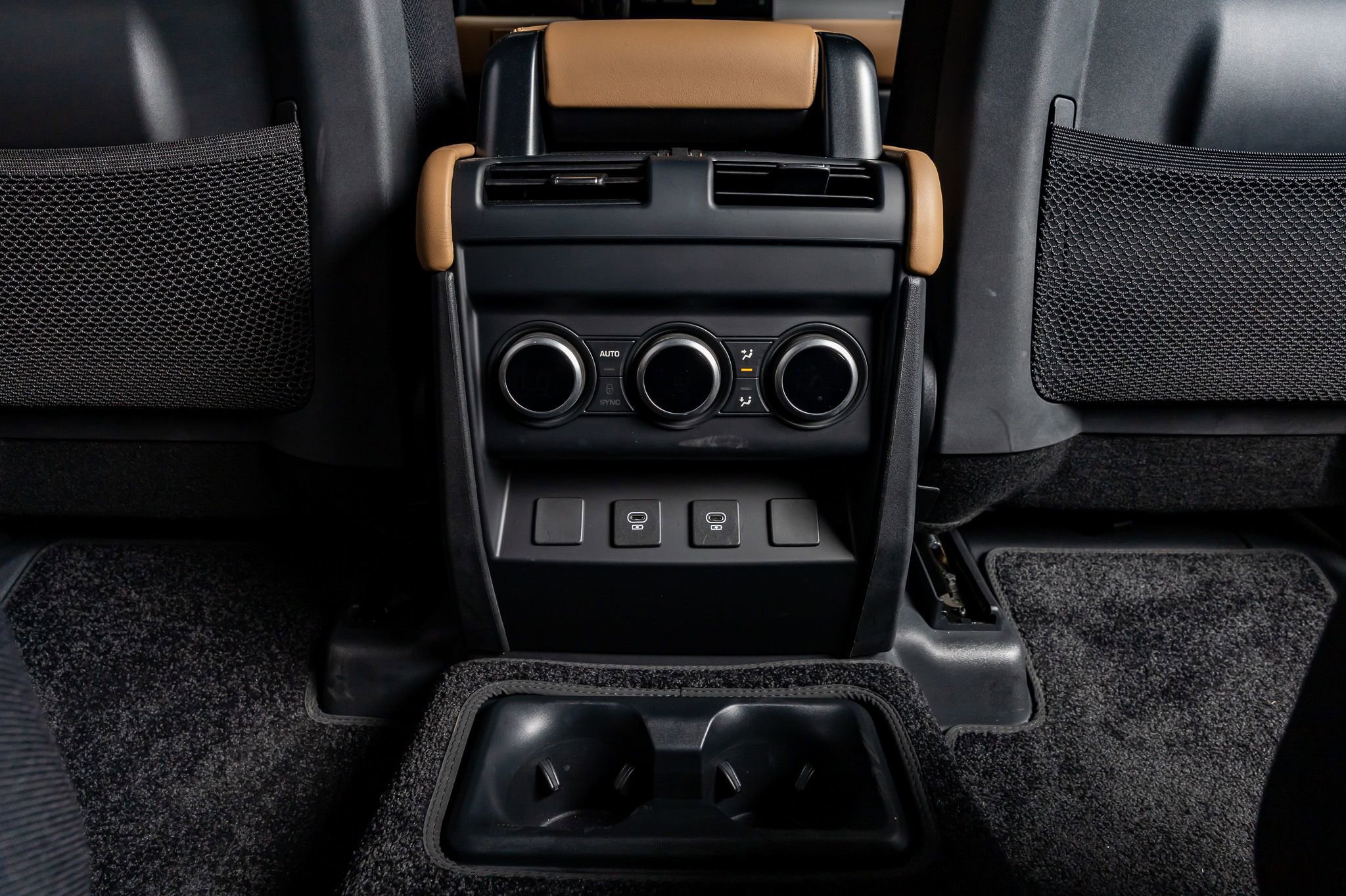 Used 2025 Land Rover Defender 130 X image 31