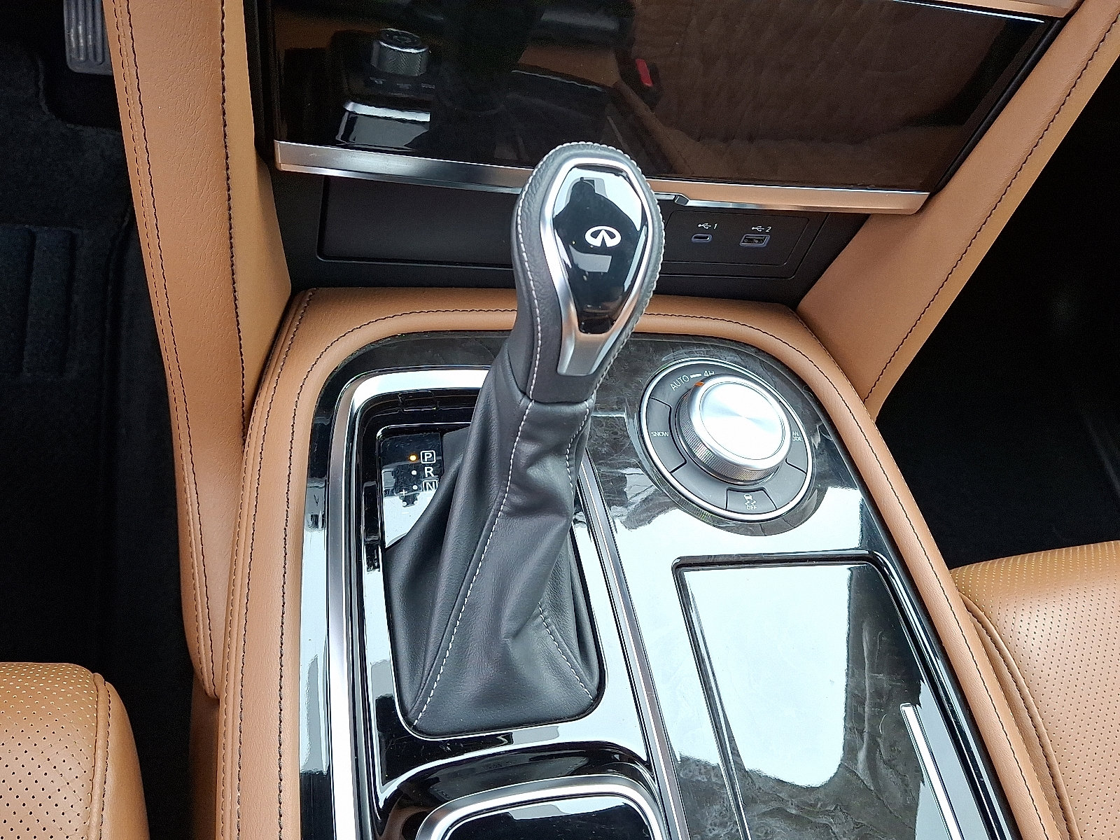 Used 2024 INFINITI QX80 Sensory image 16