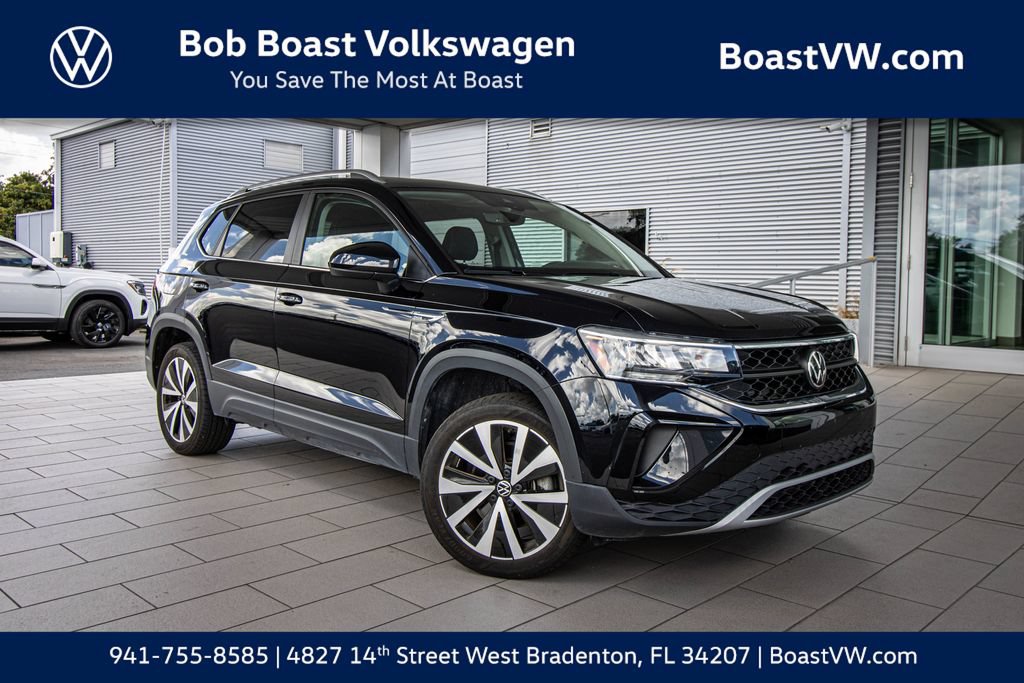 Certified 2023 Volkswagen Taos SE w/ Panoramic Sunroof Package