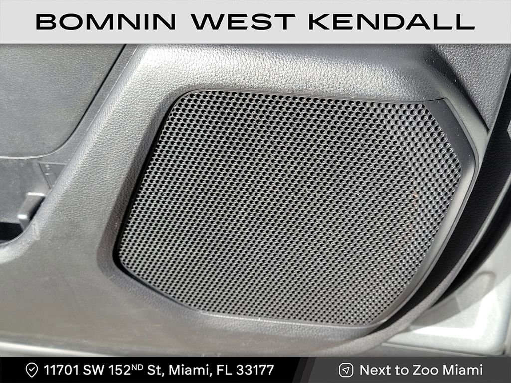 Used 2023 Toyota Highlander Limited image 32