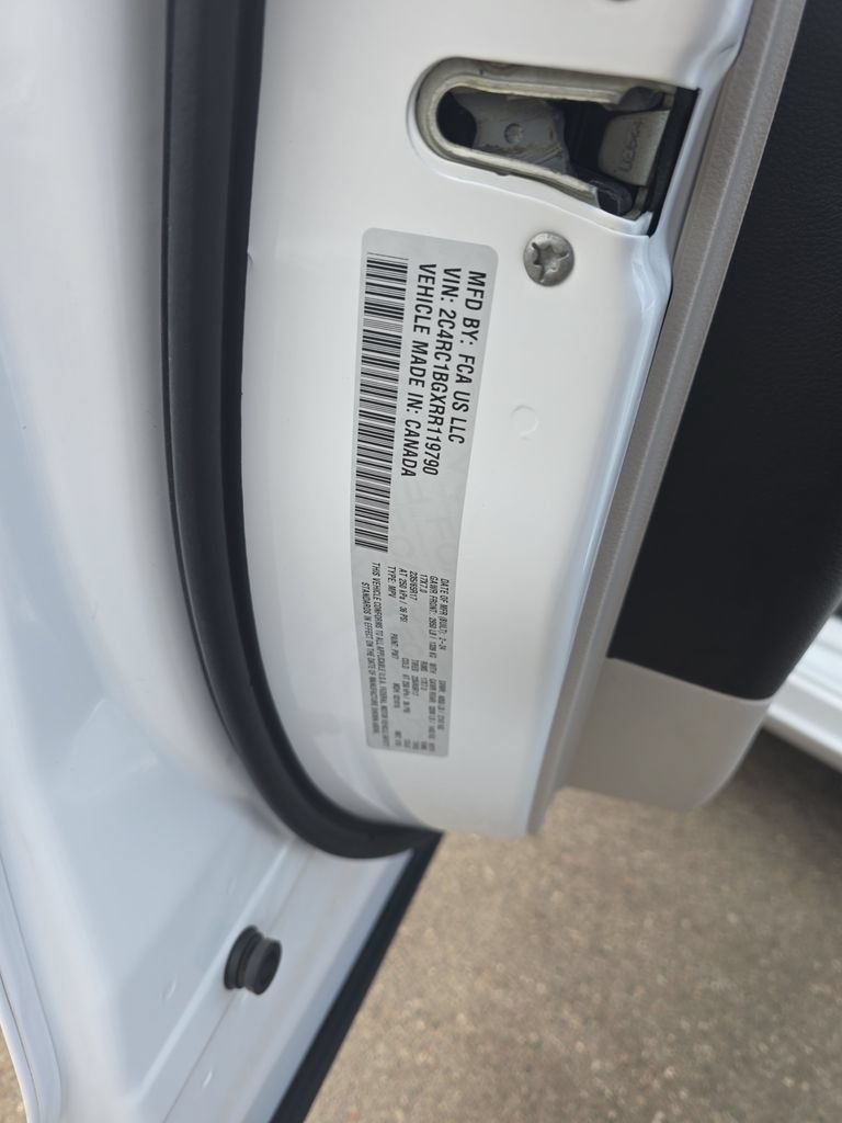 Used 2024 Chrysler Pacifica Touring-L FWD image 28