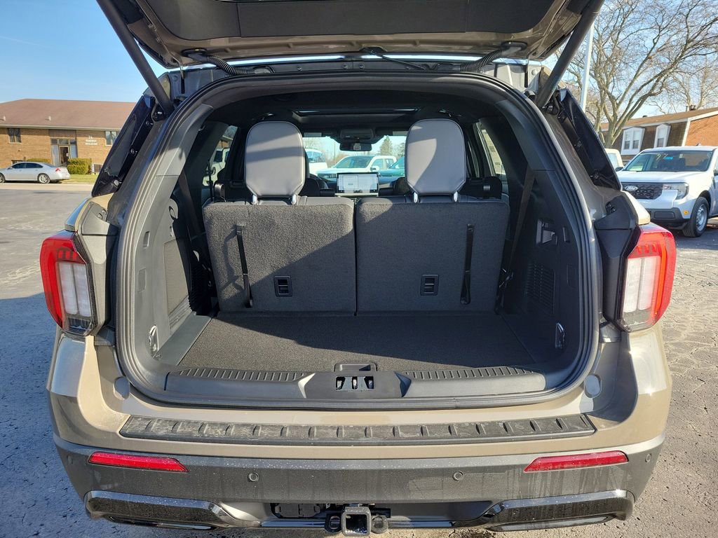 New 2026 Ford Explorer ST-Line w/ ST-Line Street Pack image 10