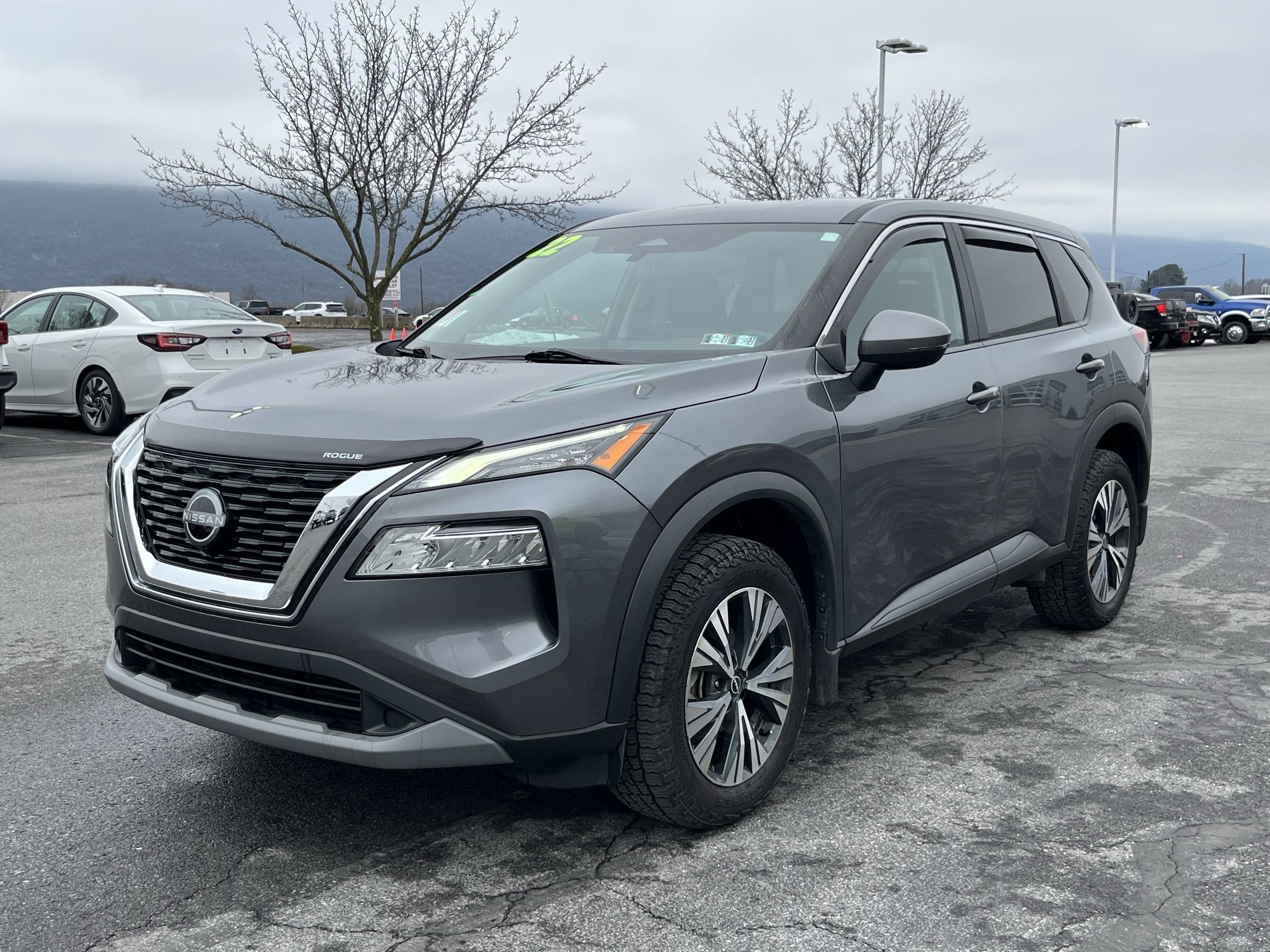 Used 2022 Nissan Rogue SV image 8