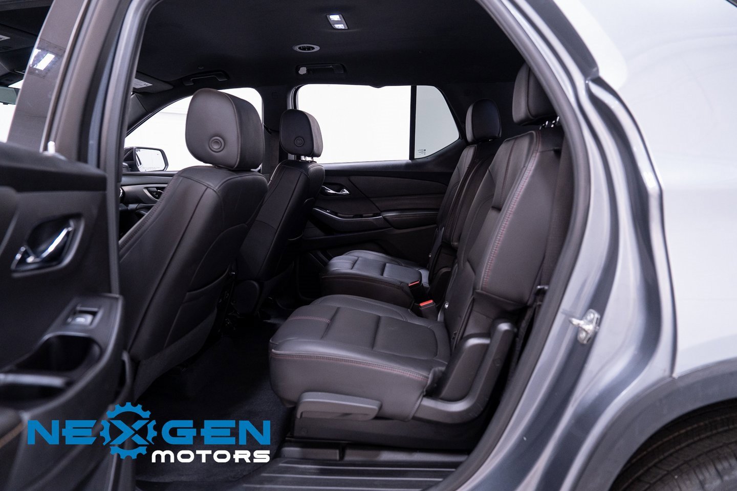 Used 2023 Chevrolet Traverse RS w/ LPO, Floor Liner Package image 42