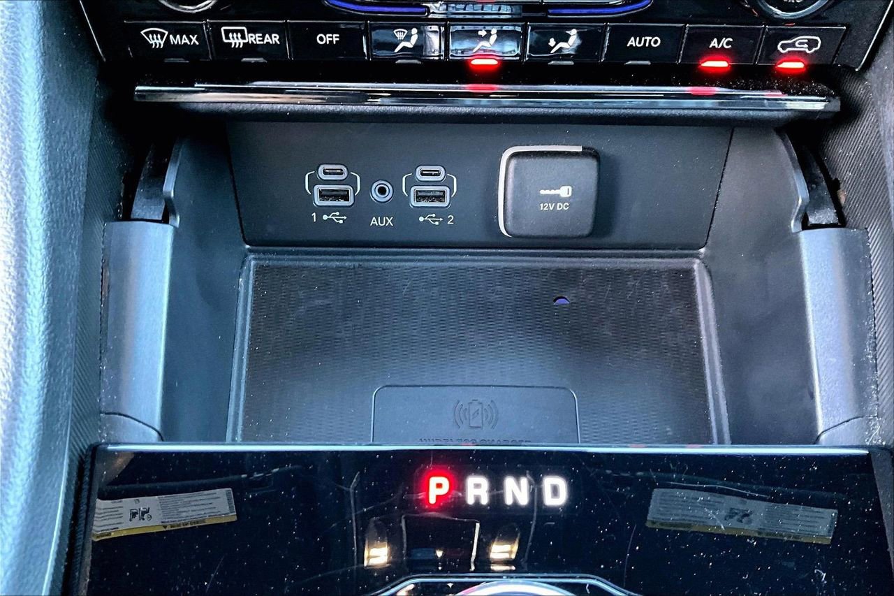 Certified 2025 Jeep Grand Cherokee Altitude AWD/4WD image 16