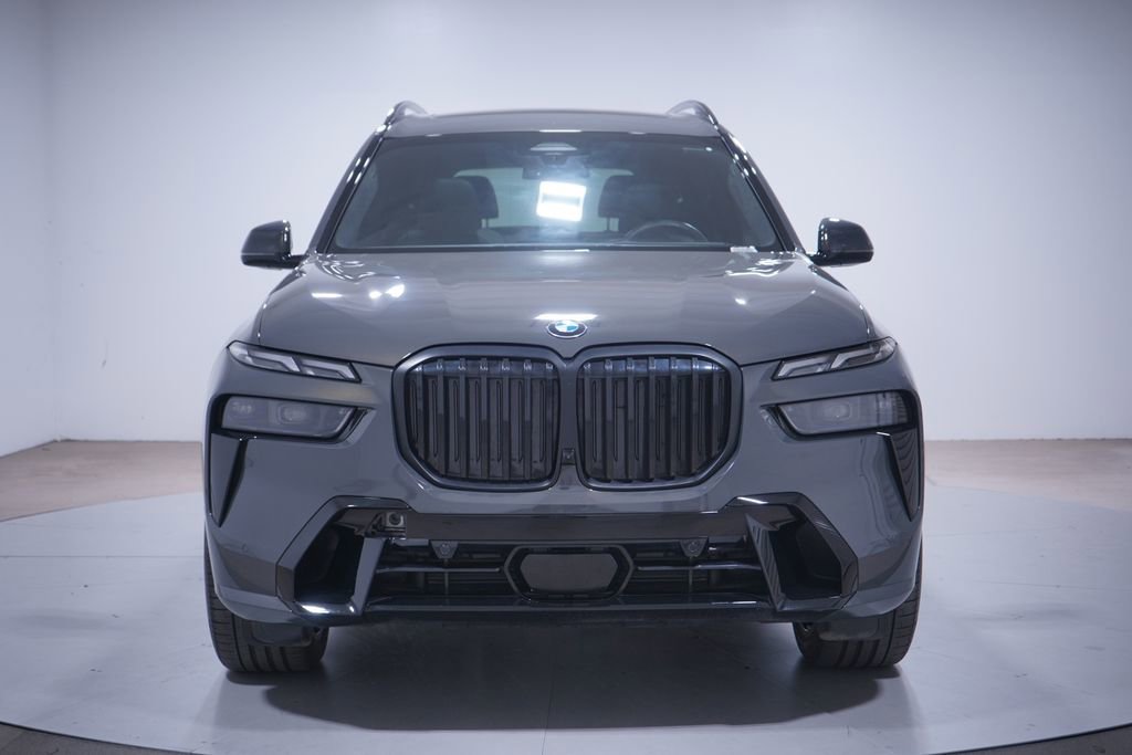 Used 2026 BMW X7 xDrive40i w/ M Sport Package AWD/4WD image 4