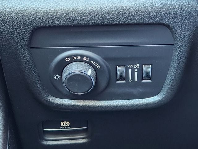 New 2026 Jeep Grand Cherokee Altitude AWD/4WD image 16
