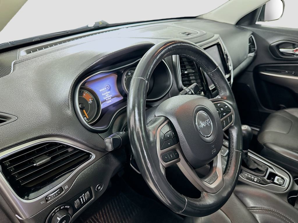 Used 2019 Jeep Cherokee Limited image 9