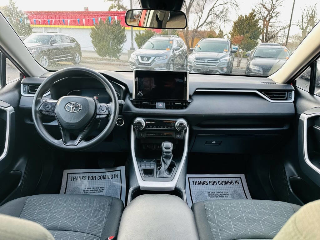 Used 2023 Toyota RAV4 XLE image 9