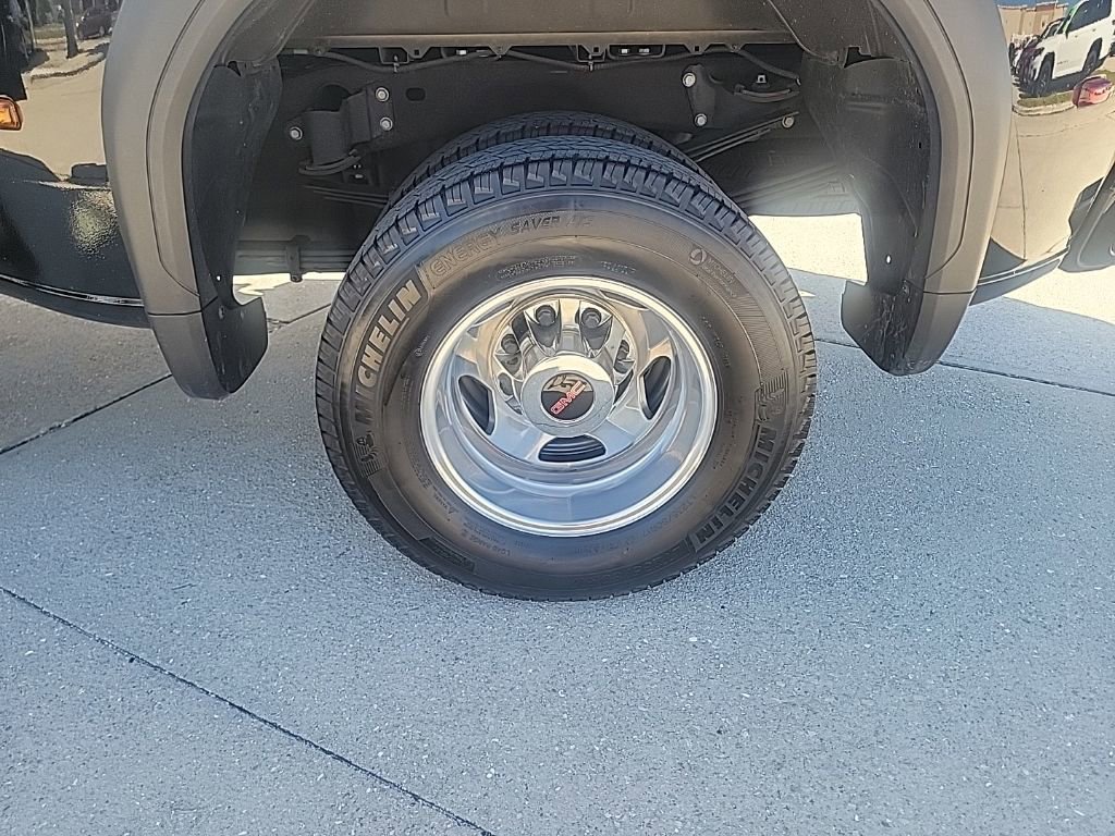 Used 2023 GMC Sierra 3500 Denali w/ Denali Ultimate Package image 22