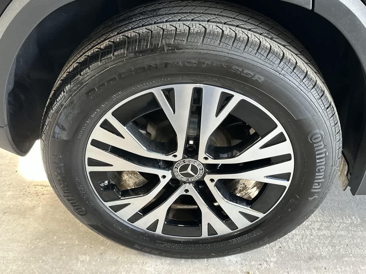 Used 2025 Mercedes-Benz GLA 250 4MATIC w/ Winter Package image 11