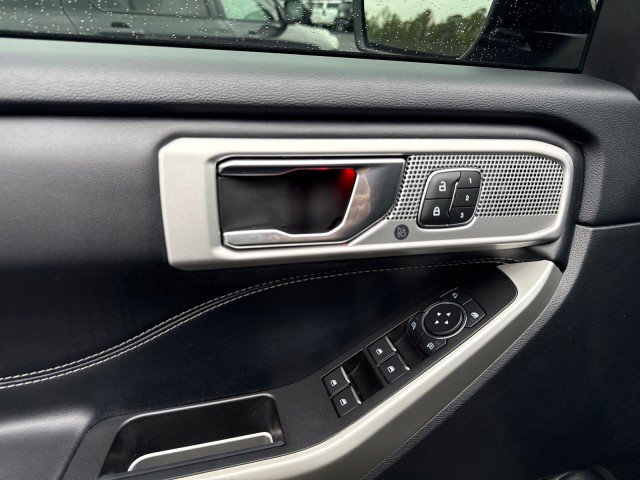 Used 2021 Ford Explorer Limited w/ Equipment Group 301A image 22