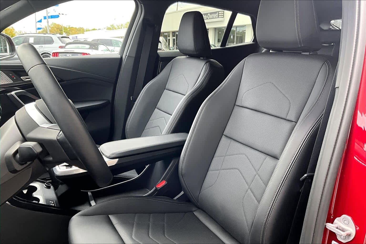 Certified 2025 BMW X2 xDrive28i w/ Premium Package image 7