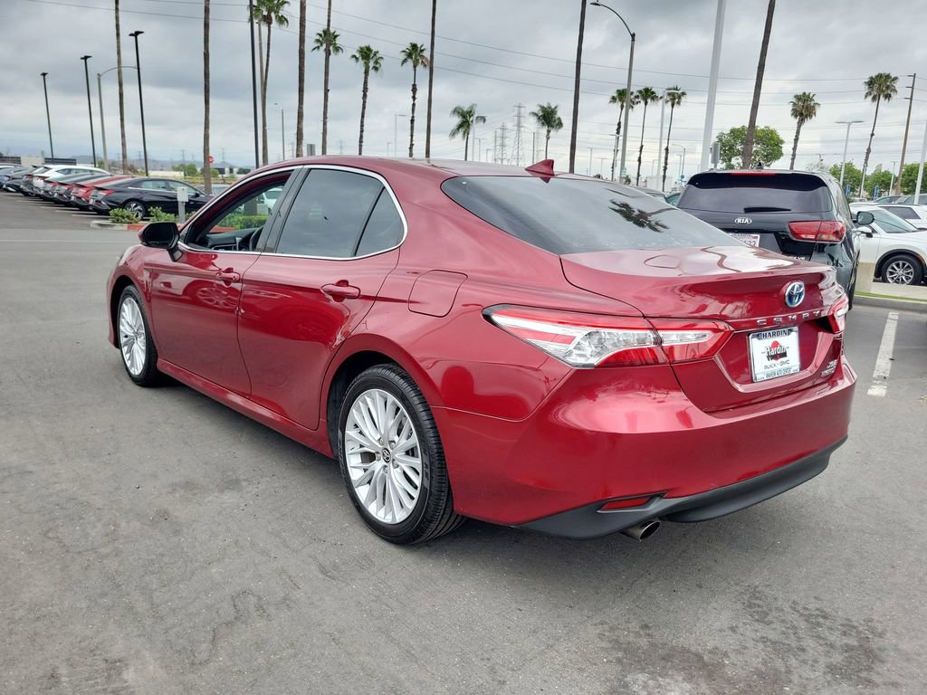 Used 2020 Toyota Camry XLE image 3