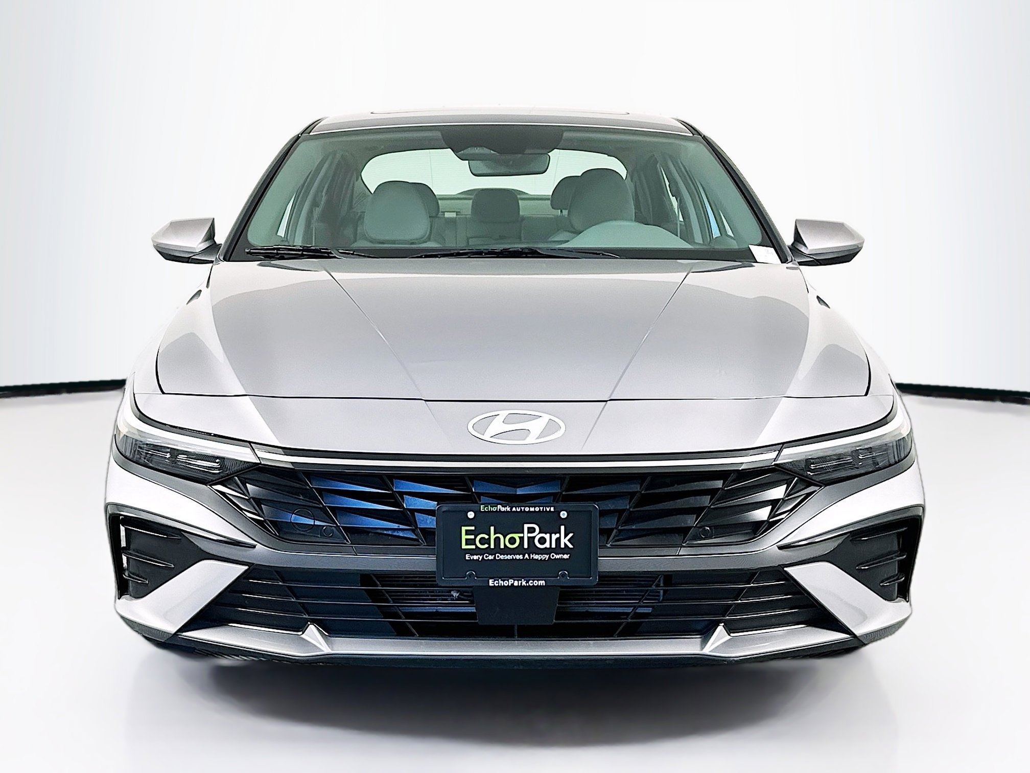 Used 2025 Hyundai Elantra SEL image 2