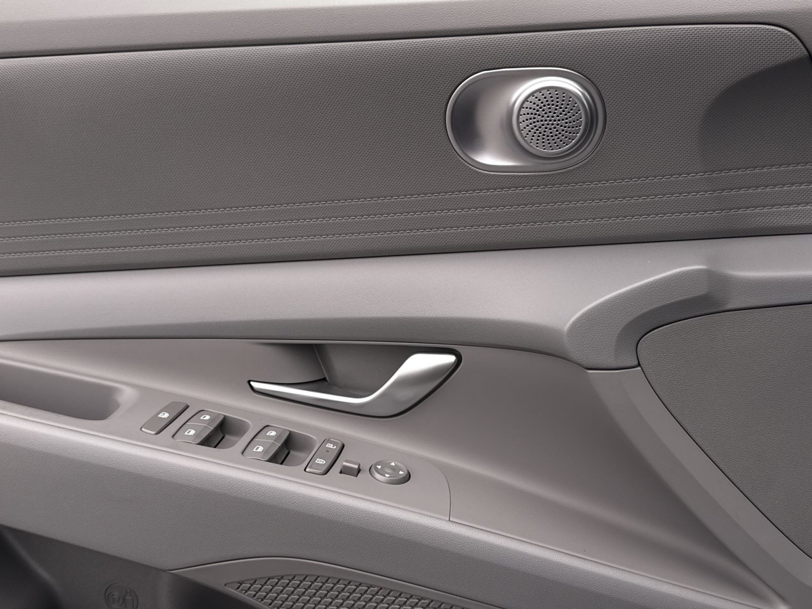 New 2026 Hyundai Elantra SE FWD image 15