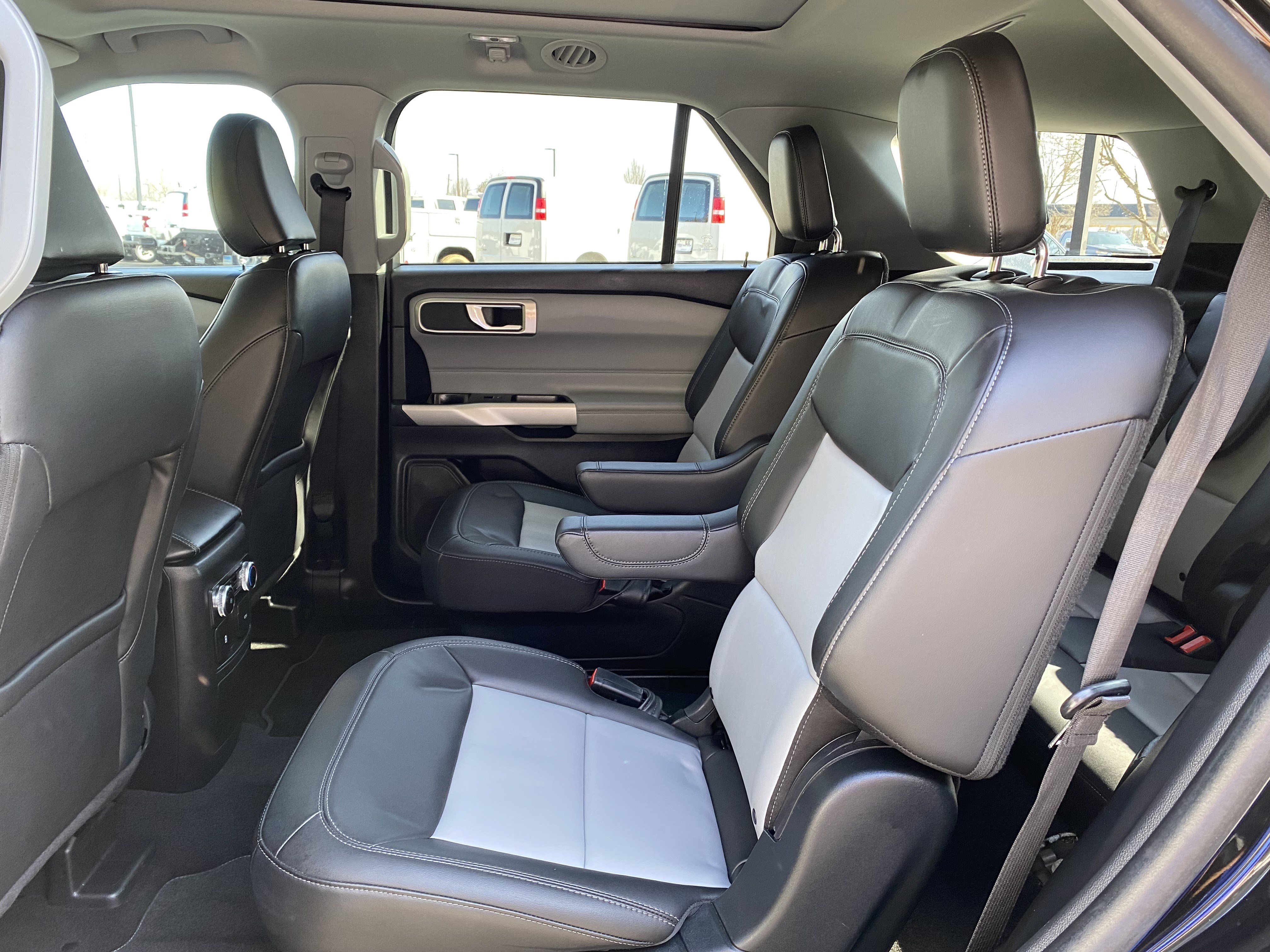 Used 2023 Ford Explorer XLT w/ Equipment Group 202A image 37