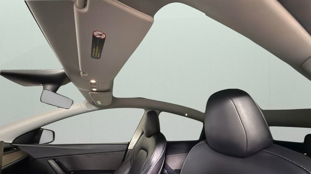 Used 2022 Tesla Model Y Performance image 28