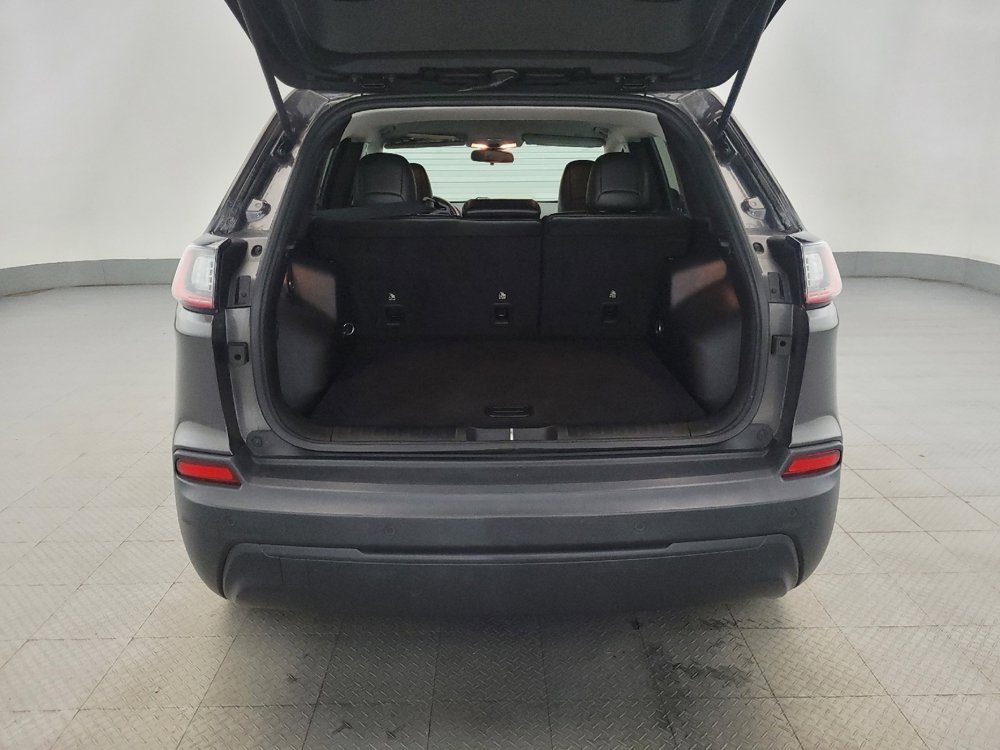 Used 2019 Jeep Cherokee Latitude Plus w/ Cold Weather Group image 29