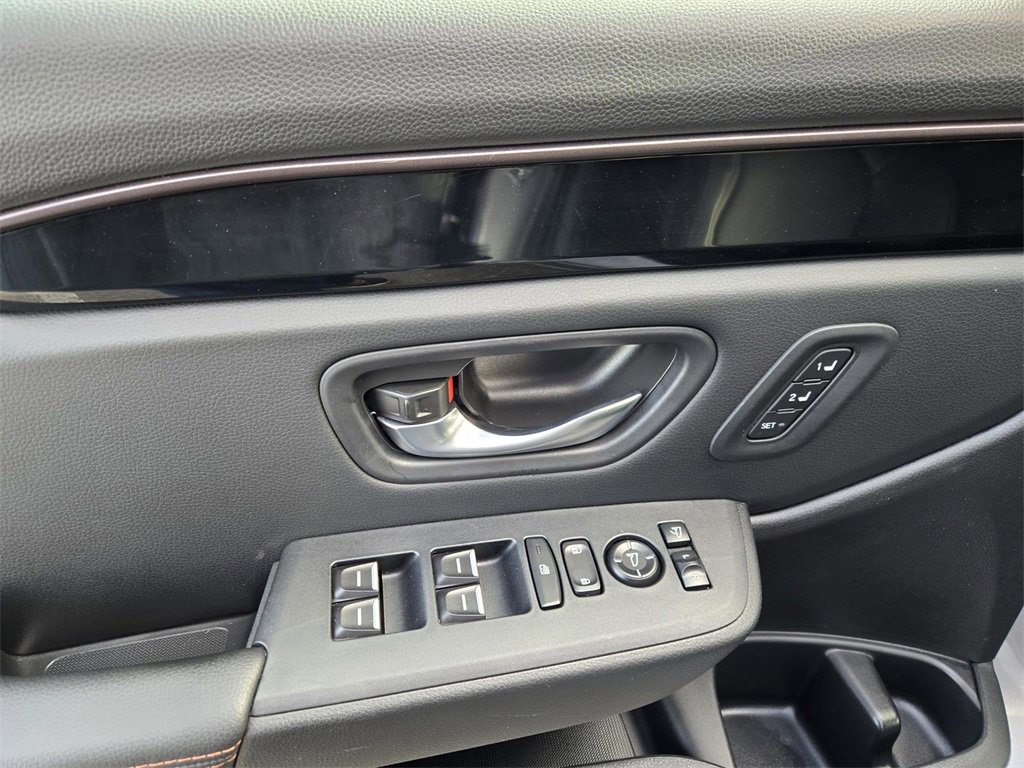 Used 2025 Honda Pilot TrailSport image 18