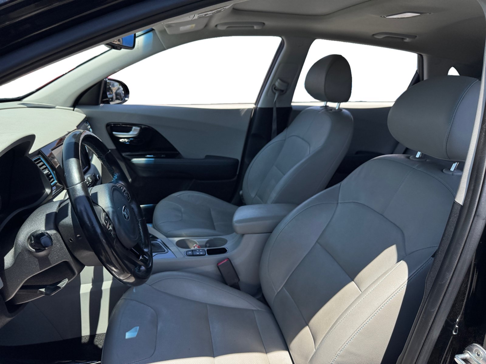 Used 2019 Kia Niro Touring FWD image 9