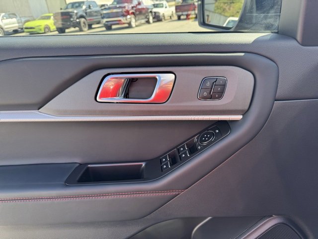 New 2026 Ford Explorer ST-Line w/ ST-Line Street Pack image 12
