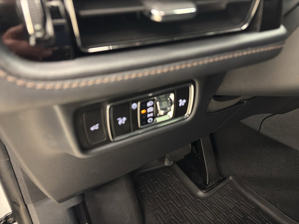 Used 2025 Lincoln Aviator AWD w/ Jet Appearance Package image 12